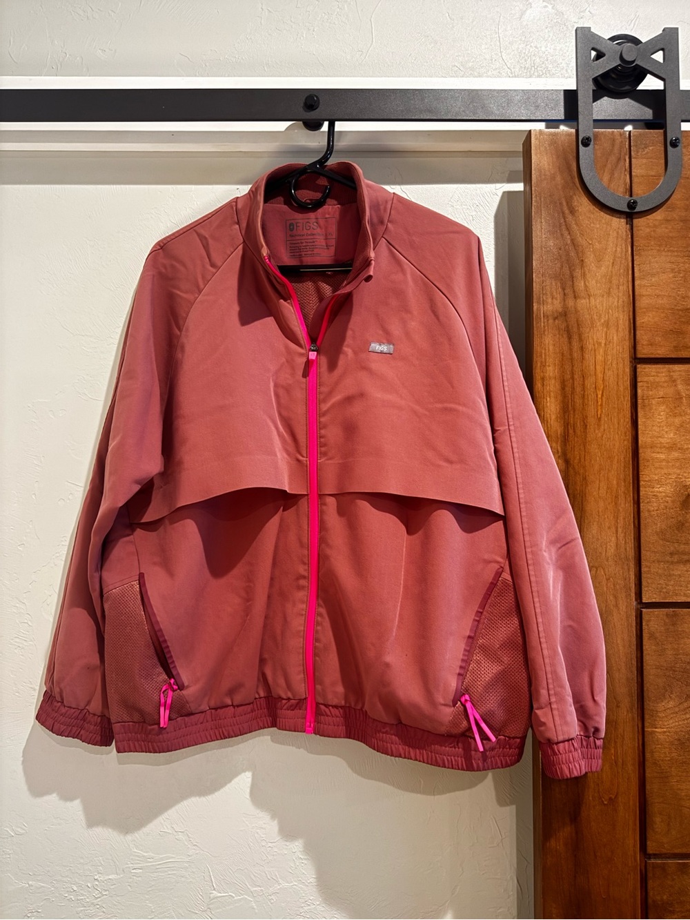 FIGS Sydney Scrub Jacket